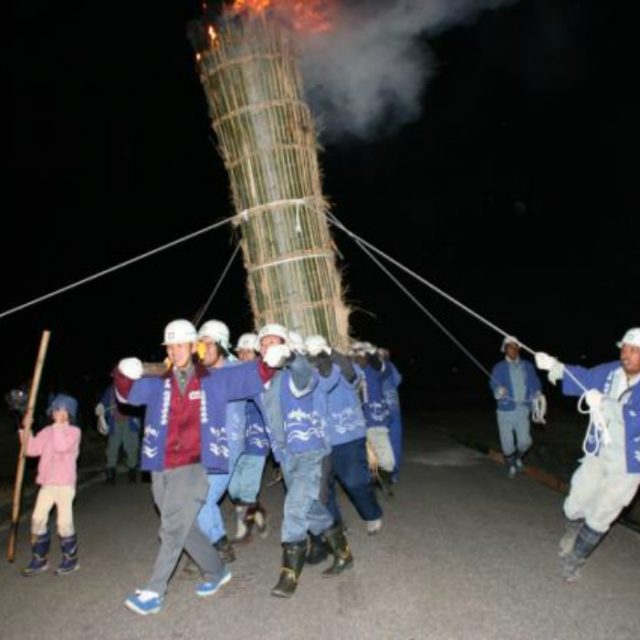 愛本新用水天満宮松明祭