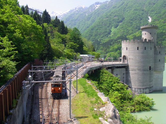 トロッコ電車