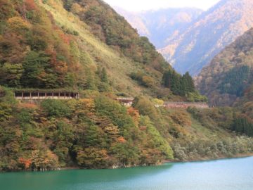 宇奈月温泉紅葉ダム