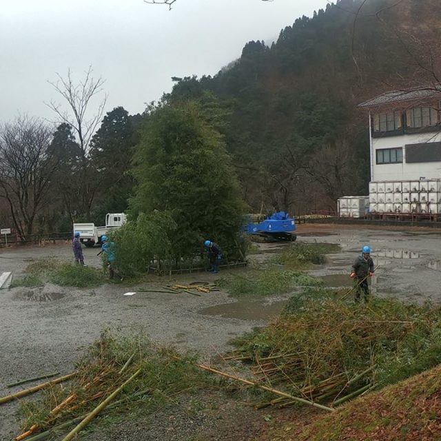 雪のカーニバル左義長設営