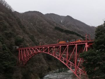 新山彦橋4月